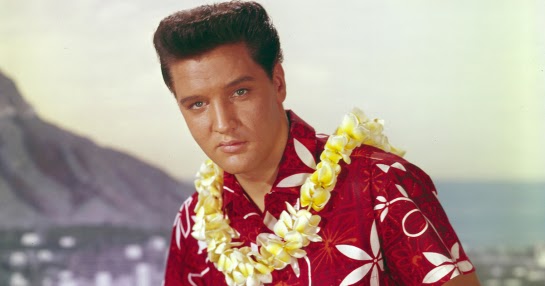 famosos con camisas hawaianas Elvis con camisa hawaiana